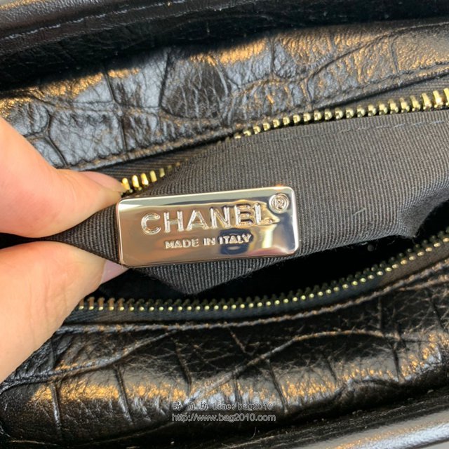 Chanel女包 91810 2019新款 Chanel Gabrielle鱷魚流浪包 皮裹鏈條 香奈爾肩背包 香奈兒流浪包  djc2621